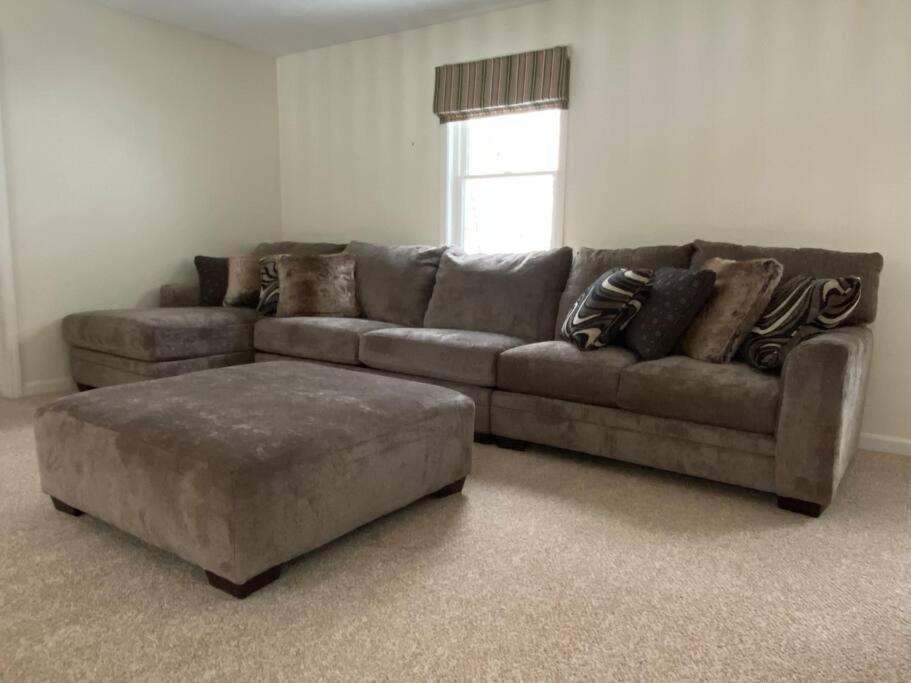 Beautiful Spacious Home W/ Game Room. Гилфорд Экстерьер фото